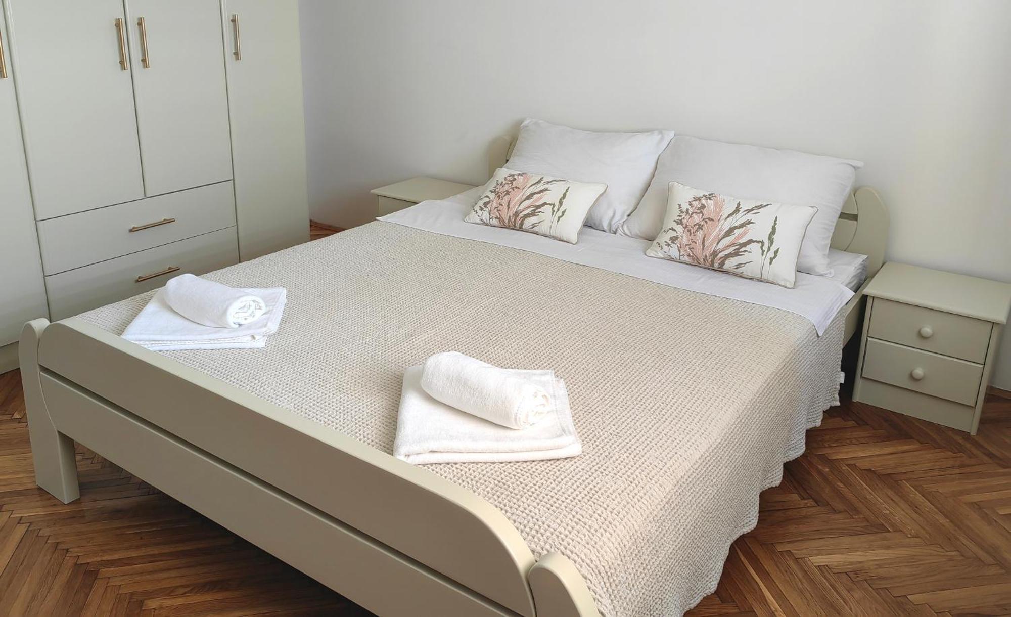 Orient Apartman Sremska Kamenica ภายนอก รูปภาพ