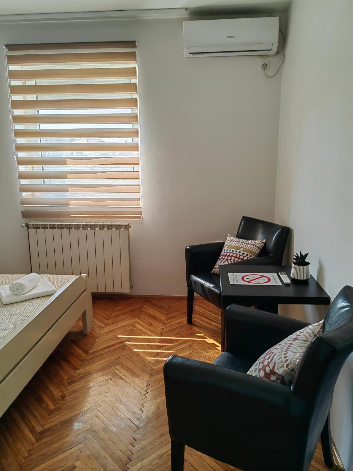 Orient Apartman Sremska Kamenica ภายนอก รูปภาพ